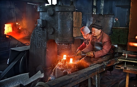 Die forging by air hammer